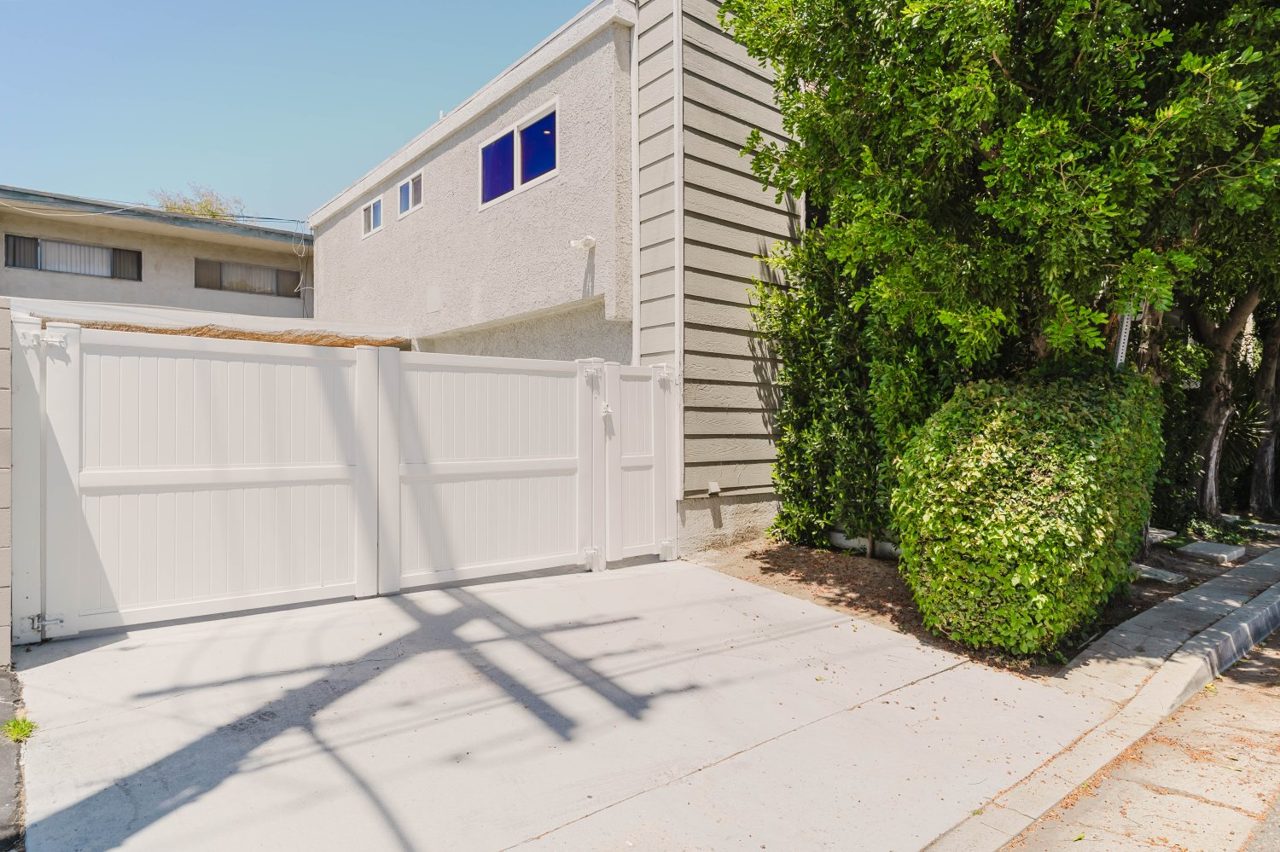 Front exterior of a four-unit residential building on Ventura Canyon Avenue in Sherman Oaks